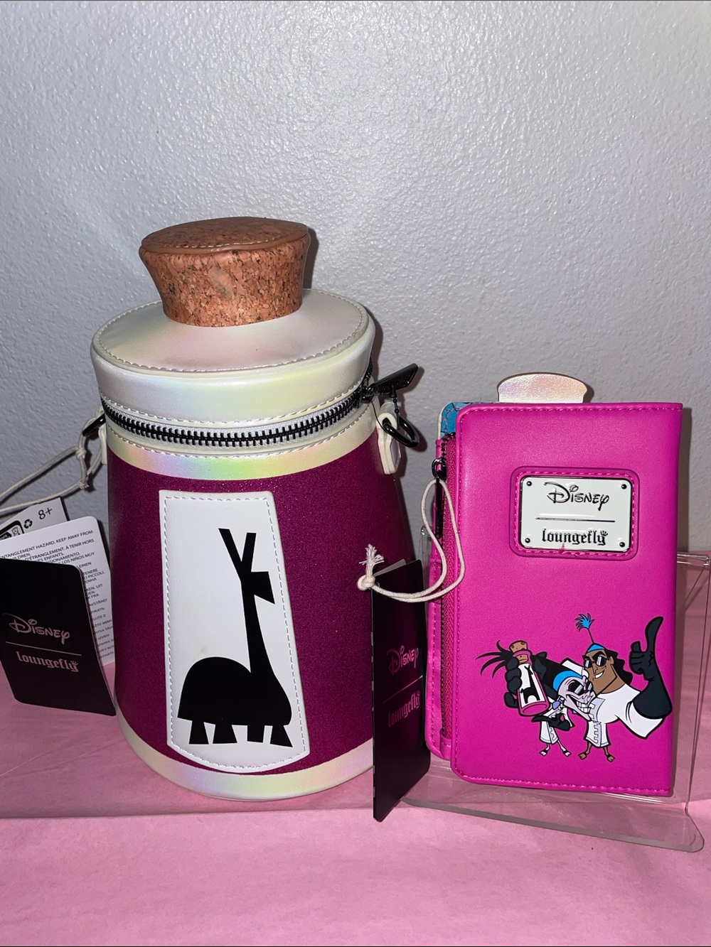 Loungefly Disney Emperor’s New Groove Yzma Llama Potion Crossbody & Wallet Set - Picture 3 of 10
